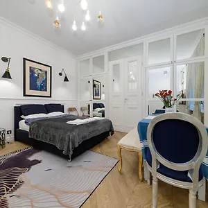  Apartament Zurawia Street